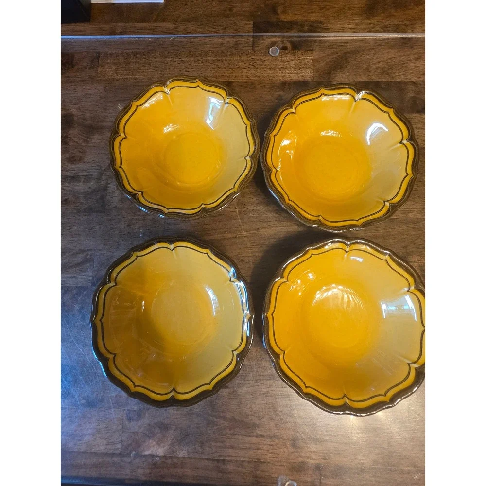 Metlox Poppytrail Yellow Scalloped Fruit Bowls Set of 4 California Pottery